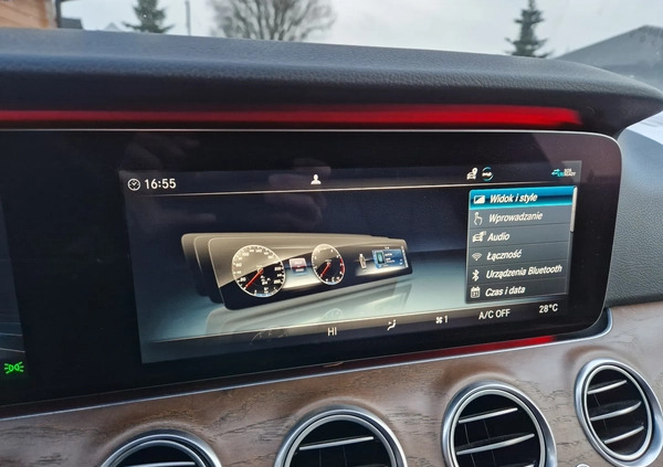 Mercedes-Benz Klasa E cena 138990 przebieg: 138000, rok produkcji 2019 z Kraków małe 137